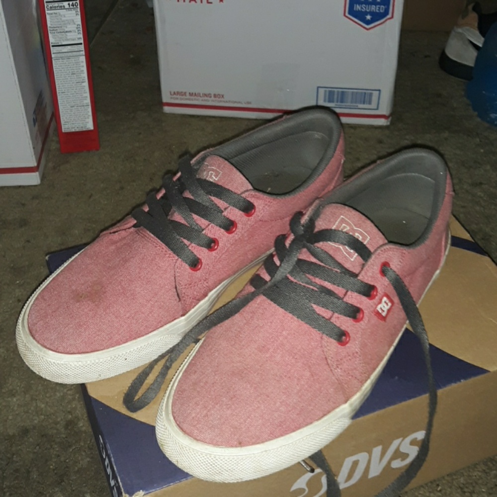 Pink dc ccounsel tx. Skate shoes lightly used.